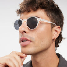 Load image into Gallery viewer, Barner Sun Glasses/ CHAMBERI - Coconut Milk