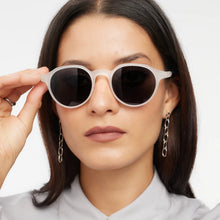 Load image into Gallery viewer, Barner Sun Glasses/ CHAMBERI - Coconut Milk