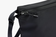 Load image into Gallery viewer, Laneway Sacoche 3.5 liters - CVRGRM