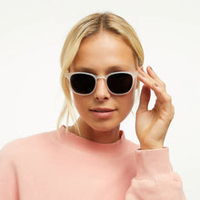 Load image into Gallery viewer, Barner Sun Glasses/ DALSTON - Coconut Milk