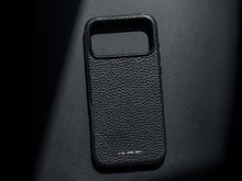 Load image into Gallery viewer, 121 MagSafe Pebbled Leather Case | iPhone 17 Pro Max - Black