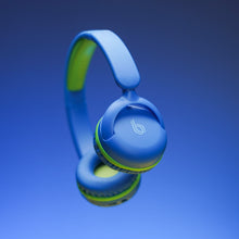 Load image into Gallery viewer, BLUPEBBLE KIDS PULSE AUDIO KD80 WIRELESS HEADPHONE - BLUE - CVRGRM
