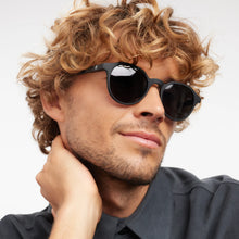 Load image into Gallery viewer, Barner Sun Glasses/ CHAMBERI - Black Noir
