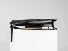 Load image into Gallery viewer, GRAMS28 109 Essential Case - Black
