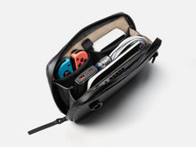 Load image into Gallery viewer, GRAMS28 131 Essential Pouch - Black
