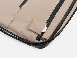 GRAMS28 176 Essential Briefcase - Black