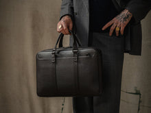 Load image into Gallery viewer, GRAMS28 176 Essential Briefcase - Black
