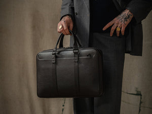 GRAMS28 176 Essential Briefcase - Black