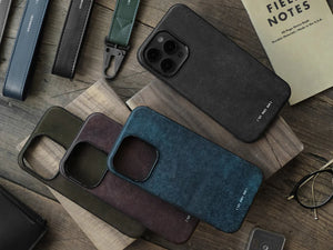 GRAMS28 121 MagSafe Snowflake Leather Case | iPhone 16 Pro - Black