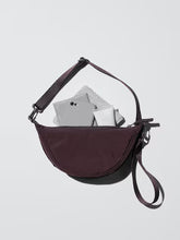 Load image into Gallery viewer, UNIQLO Round Ultra Mini Bag - Black
