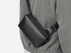 GRAMS28 157 Essential Sling - Black
